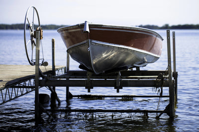 Simplifying Waterfront Installations: The Benefits of Boatlift and Dock Mats
