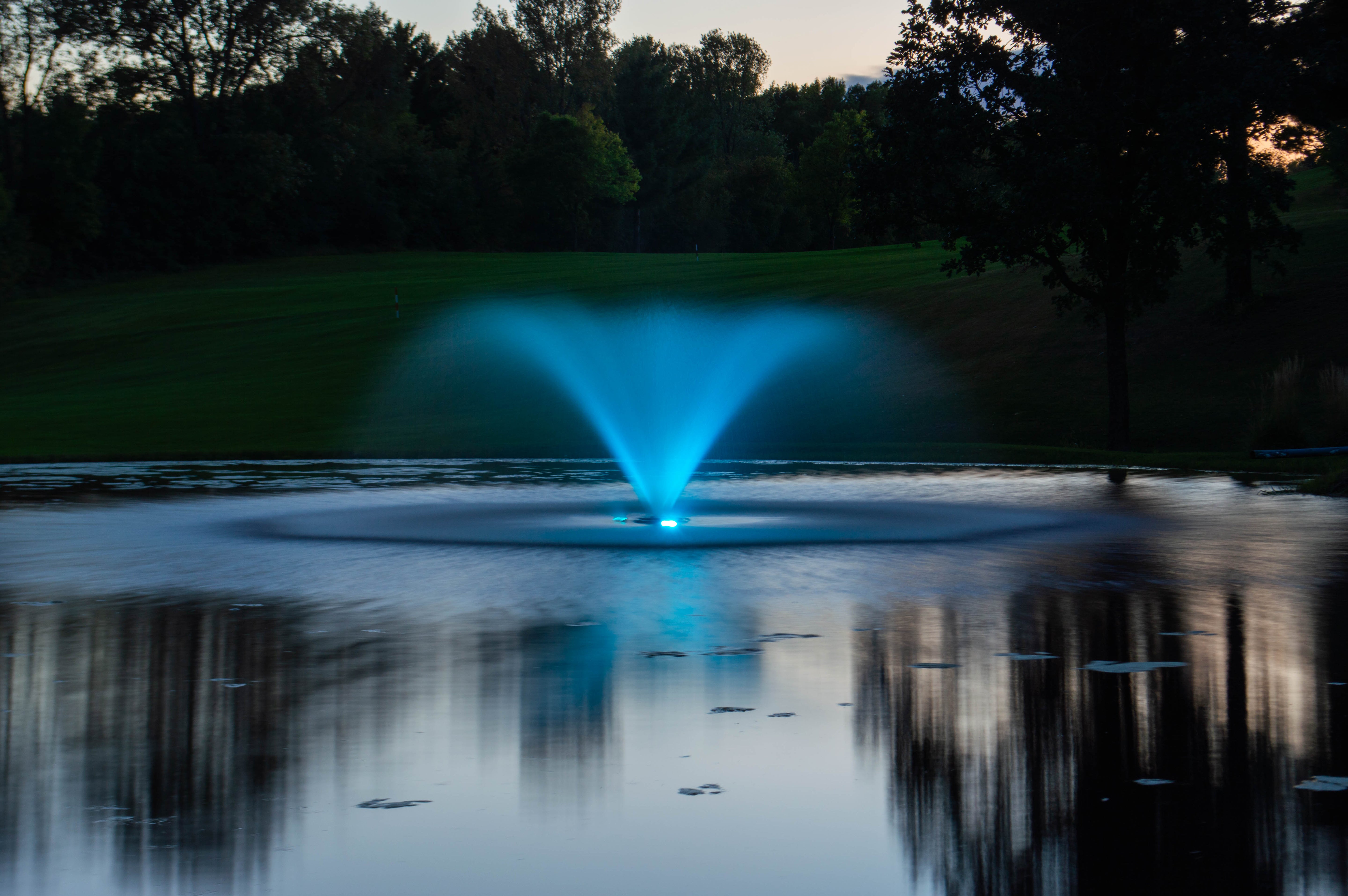 VFX Series Aerating Pond Fountain – 3/4 HP, 120V, 50-200ft Power Cord